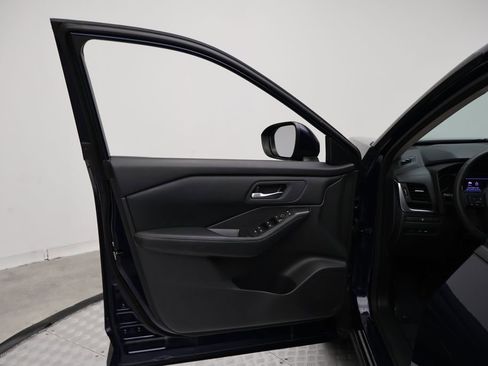 Used 2026 Nissan Rogue SV FWD image 16