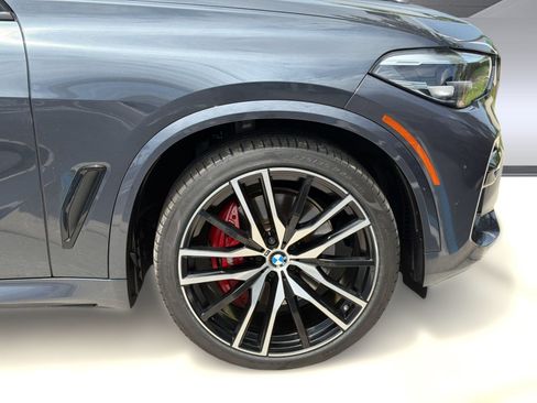 Used 2022 BMW X5 xDrive40i w/ M Sport Package AWD/4WD image 13