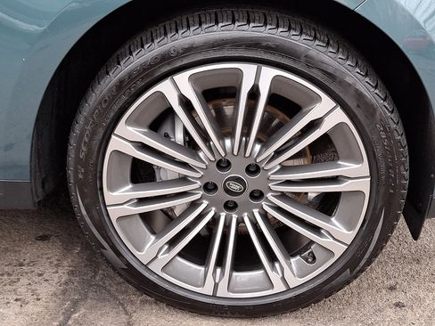 Used 2024 Land Rover Range Rover Sport SE image 12