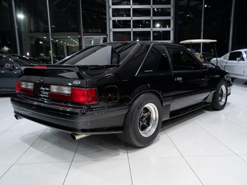 Used 1990 Ford Mustang GT RWD image 4