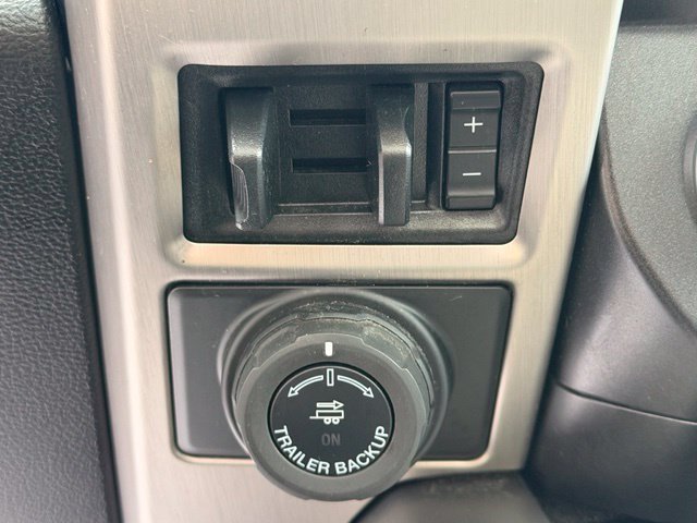 Used 2021 Ford F450 Platinum w/ FX4 Off-Road Package AWD/4WD image 34
