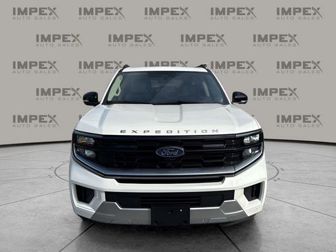 Used 2025 Ford Expedition Platinum w/ Driver's Package image 8