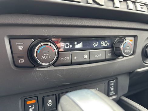 Used 2025 Nissan Frontier SV w/ SV Convenience Package image 26