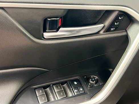 Used 2022 Toyota RAV4 XLE Premium AWD/4WD image 16