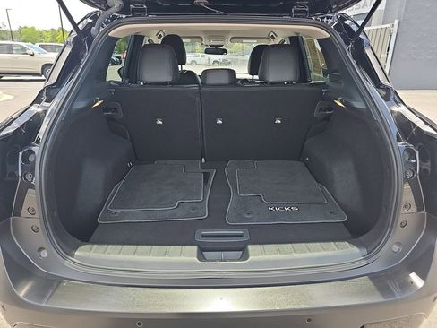 Used 2025 Nissan Kicks SR FWD image 16