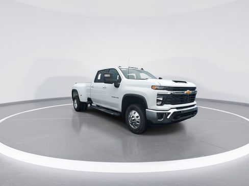 New 2026 Chevrolet Silverado 3500 LT w/ All Star Edition AWD/4WD image 2