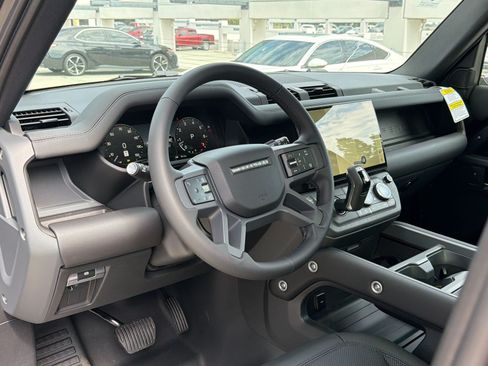 New 2026 Land Rover Defender 110 S AWD/4WD image 4