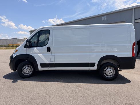 Used 2025 RAM ProMaster 2500 w/ Convenience Group FWD image 16
