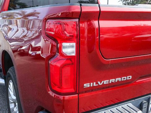 Used 2021 Chevrolet Silverado 1500 LTZ w/ LTZ Convenience Package II image 8