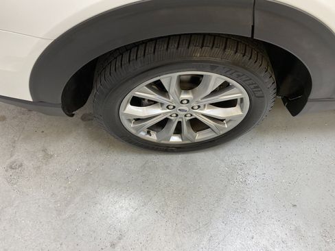 Used 2020 Ford Explorer Limited image 13