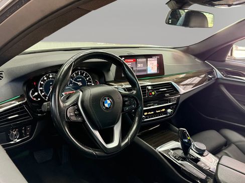 Used 2019 BMW 530i RWD image 16