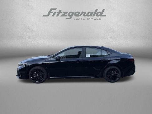 Used 2026 Toyota Camry SE FWD image 4