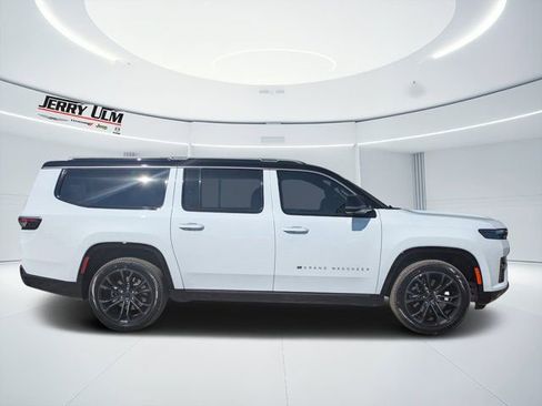 New 2026 Jeep Grand Wagoneer L Summit w/ Rear Seat Video Group I AWD/4WD image 2