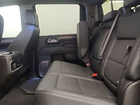 Used 2025 GMC Sierra 3500 Denali AWD/4WD image 4