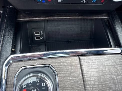 Used 2019 Ford Expedition Limited w/ Equipment Group 301A RWD image 21