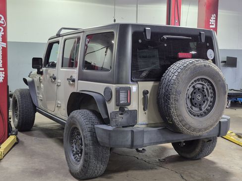 Used 2017 Jeep Wrangler Unlimited Sport AWD/4WD image 19