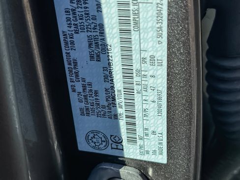 Used 2024 Ford Escape Platinum AWD/4WD image 28