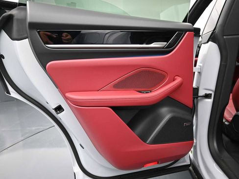 New 2026 Porsche Macan 4 Electric image 16