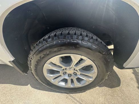 Used 2024 Chevrolet Silverado 1500 LTZ AWD/4WD image 35