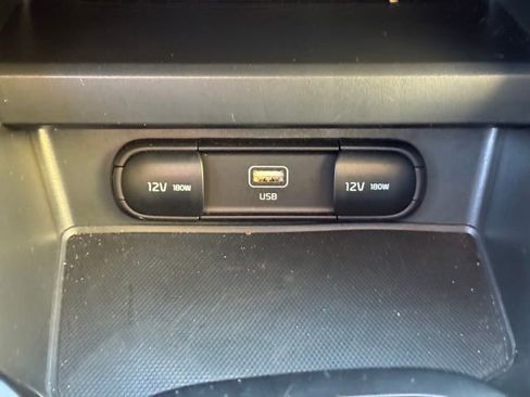 Certified 2025 Kia Soul LX image 18