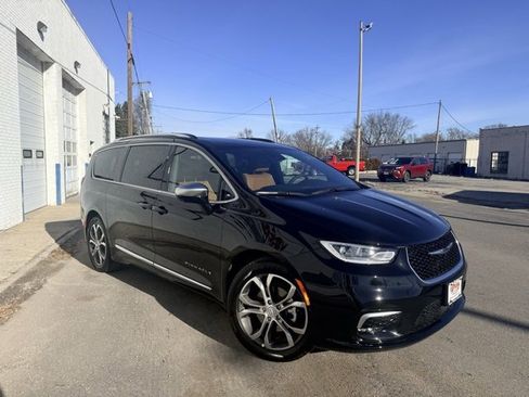 New 2026 Chrysler Pacifica Pinnacle w/ Trailer Tow Group image 3