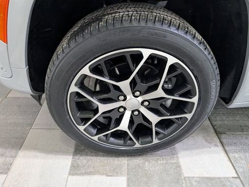 Used 2022 Jeep Grand Cherokee Summit image 7