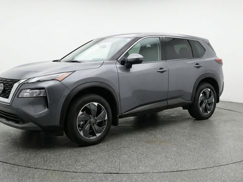 Used 2025 Nissan Rogue SV FWD image 3