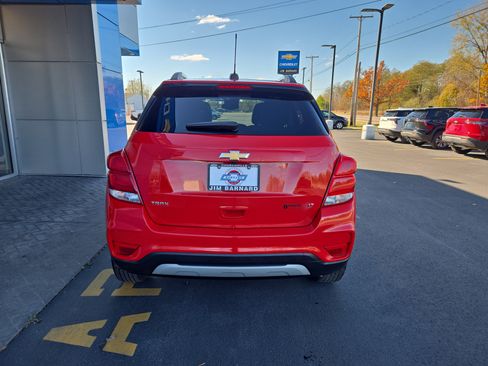 Used 2020 Chevrolet Trax LT w/ LT Convenience Package image 9