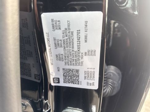 New 2025 GMC Canyon Denali image 26