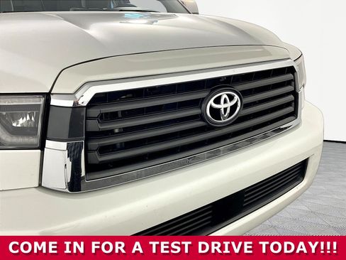 Used 2022 Toyota Sequoia SR5 AWD/4WD image 34
