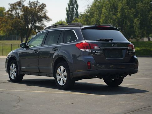 Used 2011 Subaru Outback 3.6R Limited AWD/4WD image 3
