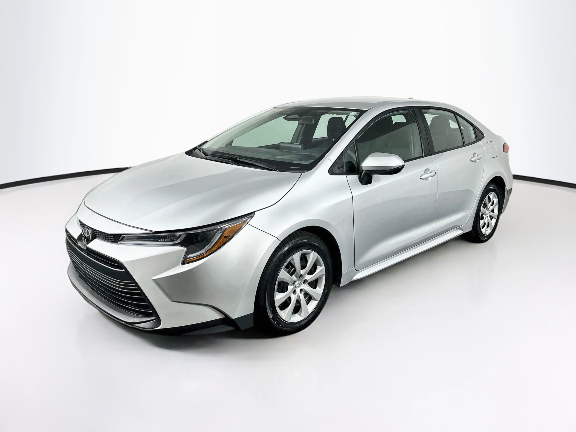 Used 2025 Toyota Corolla LE FWD image 3