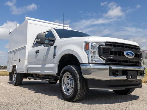 Used 2022 Ford F350 XL w/ Power Equipment Group AWD/4WD image 1