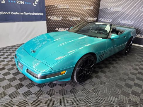Used 1991 Chevrolet Corvette Convertible RWD image 19