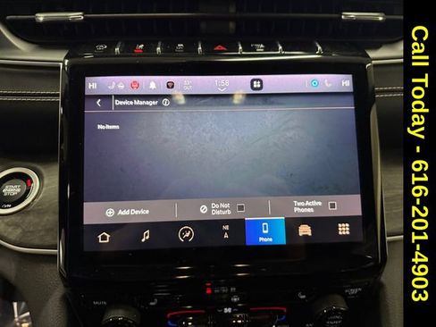 Used 2023 Jeep Grand Cherokee Limited w/ Black Appearance Package image 18