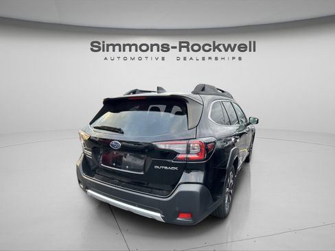 Used 2023 Subaru Outback Limited image 7