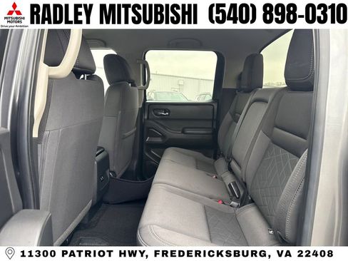 Used 2025 Nissan Frontier SV AWD/4WD image 12