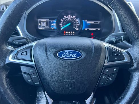 Used 2022 Ford Edge Titanium image 26