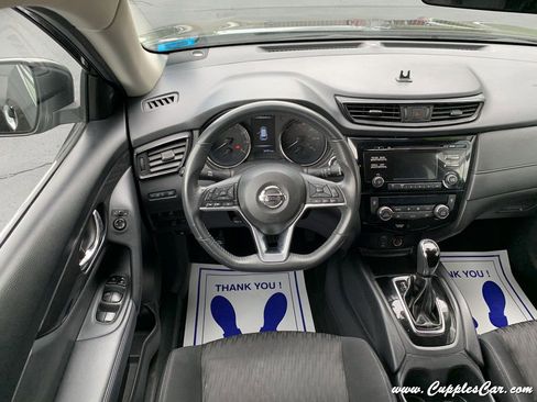 Used 2017 Nissan Rogue SV w/ SV Premium Package AWD/4WD image 15