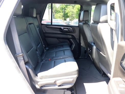 Used 2025 Chevrolet Tahoe LT AWD/4WD image 15
