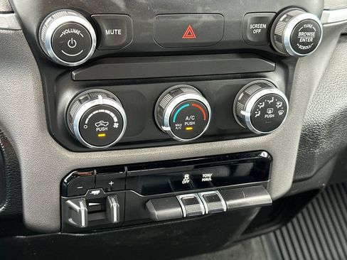 Used 2021 RAM 1500 Big Horn AWD/4WD image 18