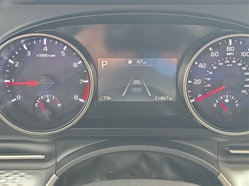 Used 2024 Kia Carnival LX image 21