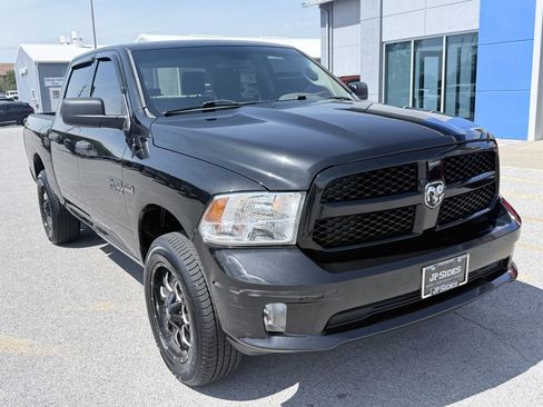 Used 2015 RAM 1500 Express AWD/4WD image 3