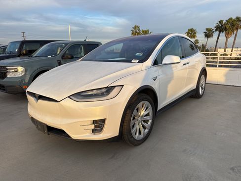 Used 2020 Tesla Model X Long Range image 1