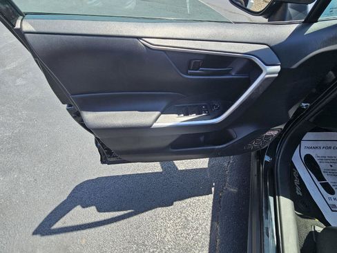 Used 2020 Toyota RAV4 LE w/ All Weather Liner Package AWD/4WD image 26