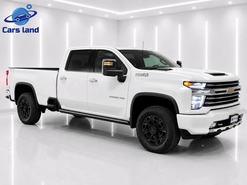 Used 2022 Chevrolet Silverado 2500 High Country AWD/4WD image 2
