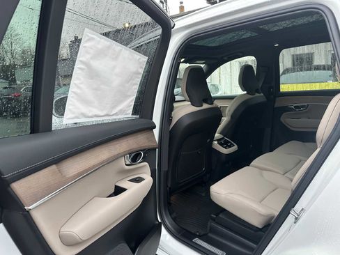 New 2026 Volvo XC90 B6 Plus w/ Protection Package Premier image 16