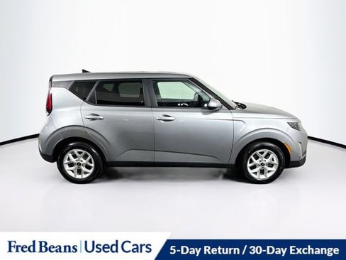 Used 2024 Kia Soul LX w/ Option Group 015 FWD image 11