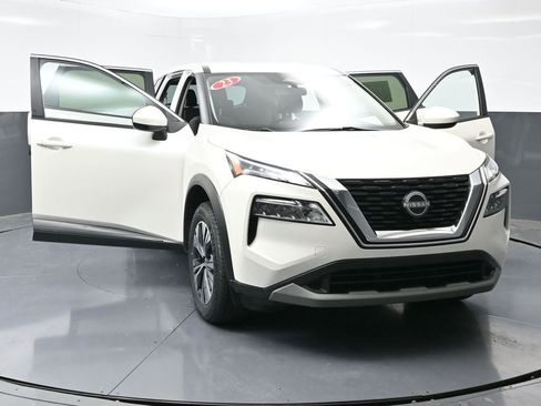 Used 2023 Nissan Rogue SV image 57