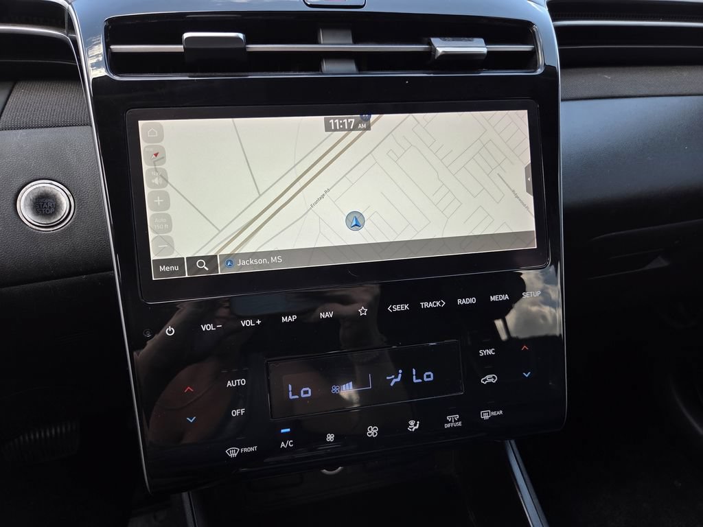 Used 2024 Hyundai Tucson Limited FWD image 11